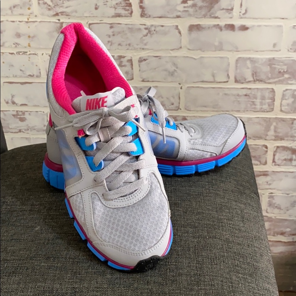 Nike Dual Fusion grey, blue and fuchsia sneakers